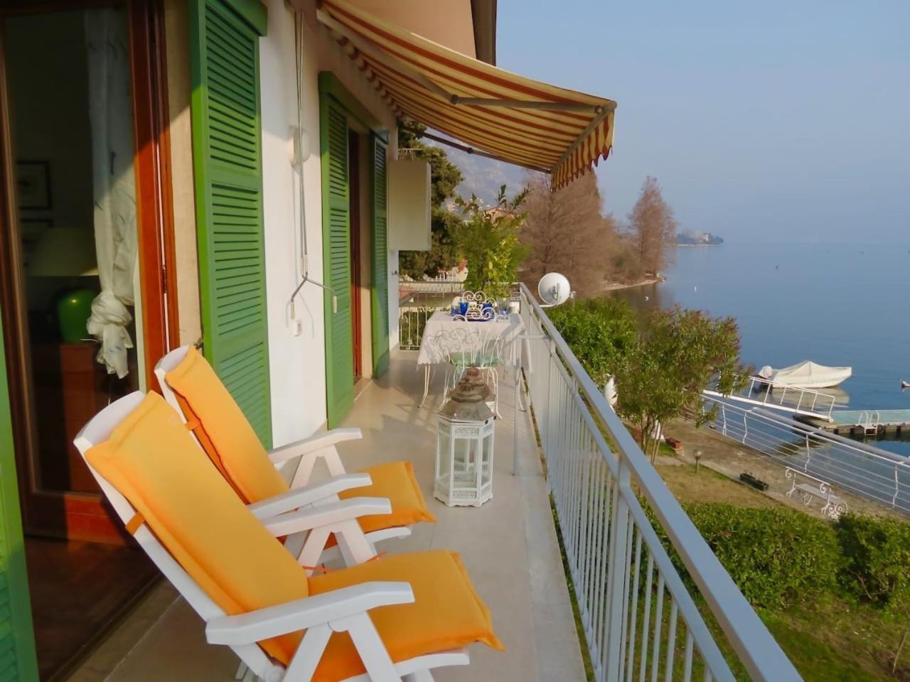Villa Anastasye Your Lakefront Vacation Rental Predore Zimmer foto